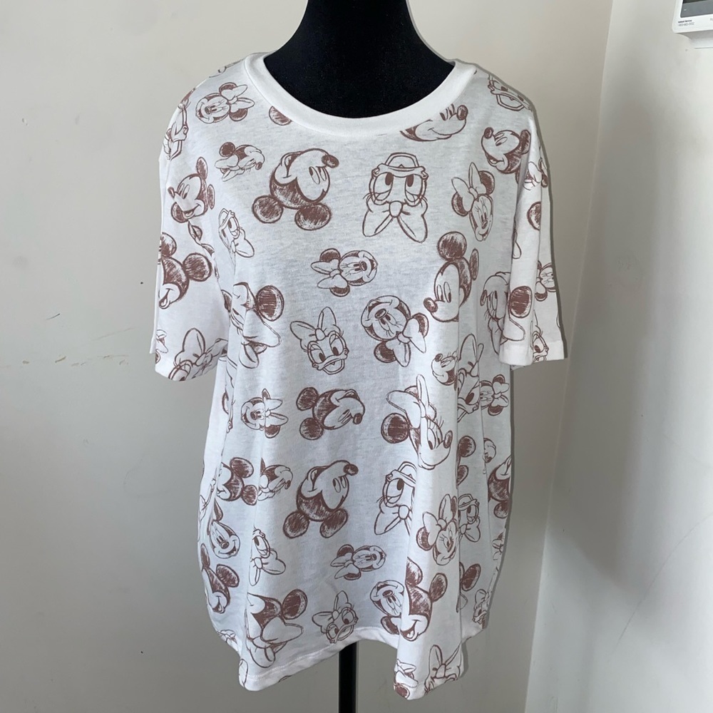 NWT Disney Mickey and Friends T shirt XS - Picture 3 of 4